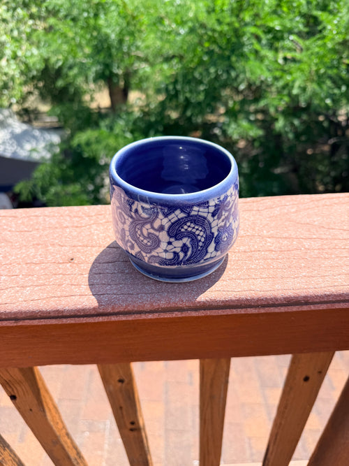 blue lacy pot